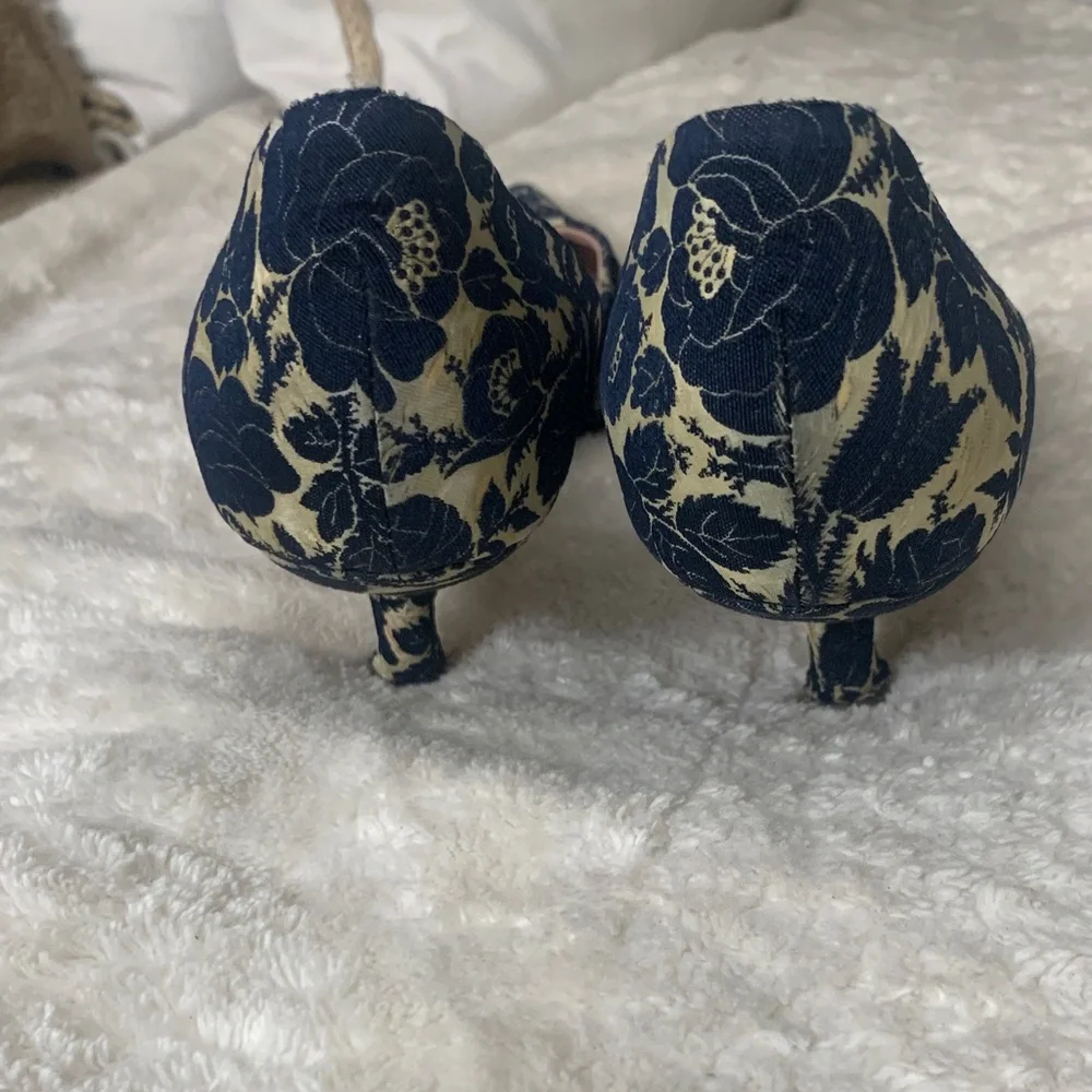 Prada Women's Blue and Cream Floral Heels - Picture 3 of 7